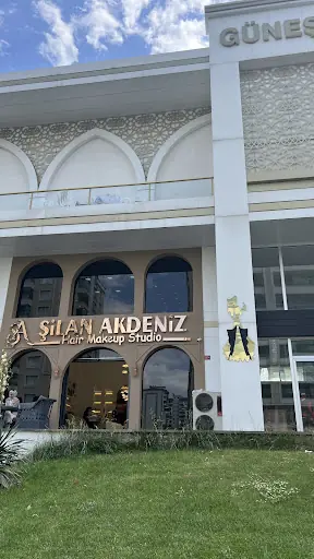 ŞİLAN AKDENİZ Hair Makeup Studio 3