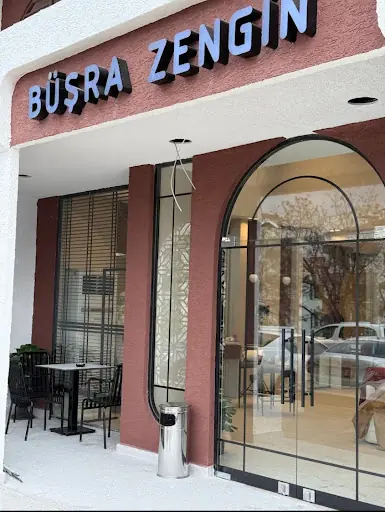 BÜŞRA ZENGİN MAKEUP STUDİO 2