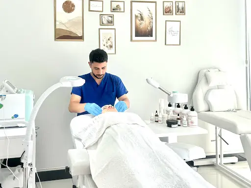 FK ESTETİK VE GÜZELLİK MERKEZİ 2