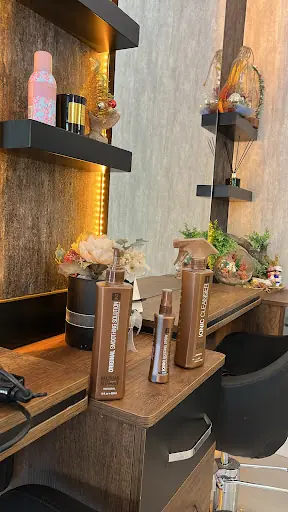 Juan Hair makeup studio 3