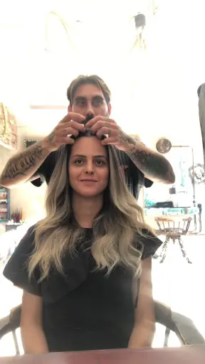 Aylin&Ferdi Saç Tırnak Atölyesi 3