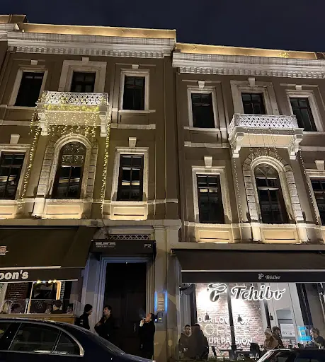 Atakan Gelişli Hair & Beauty Studio Akaretler