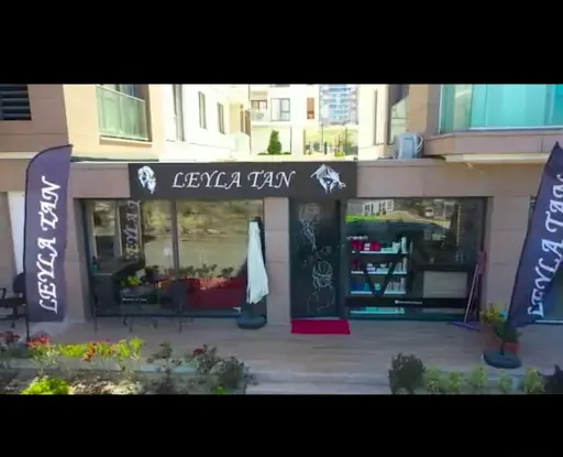 LEYLA TAN HAİR