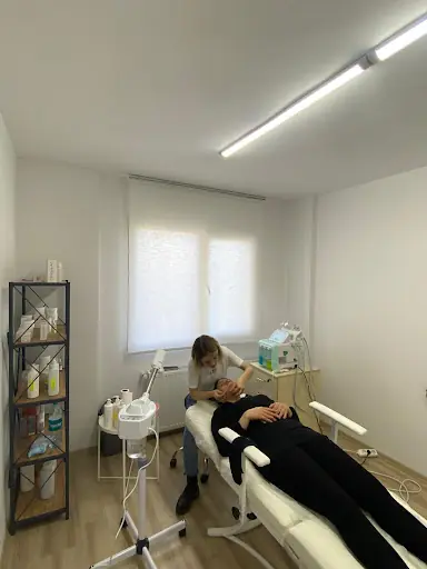 Cenk Atuk Güzellik Salonu 3
