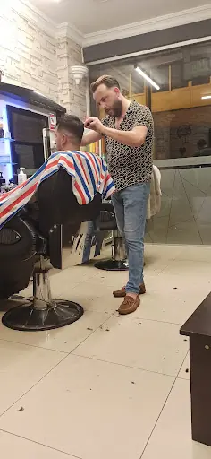Efe Erkek Kuaförü 3