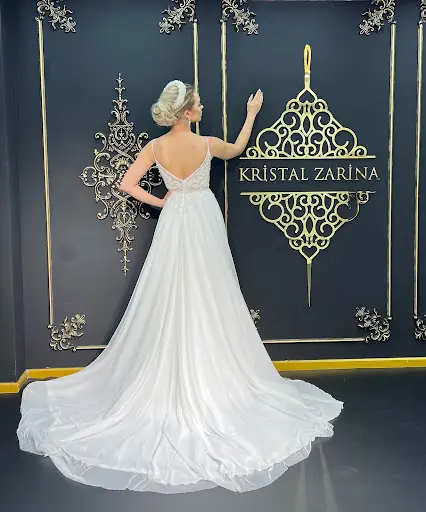 Kristal Zarina Samsun Moda Evi ve Kuaför 4