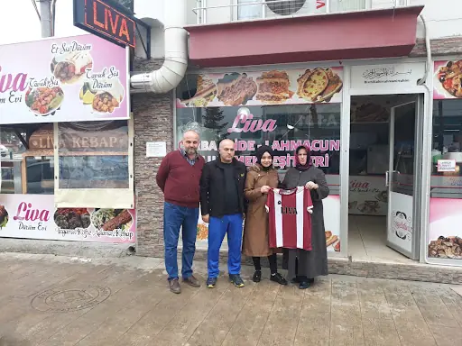 Liva pide lahmacun sulu yemek et döner kebap dürüm