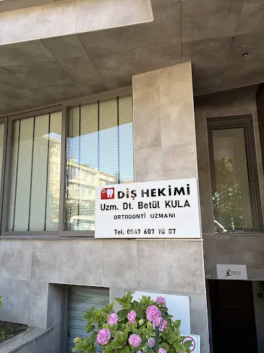 Uzm. Dt. Betül KULA | Dr KULA KLİNİK – Diğer (Güzellik), İstanbul