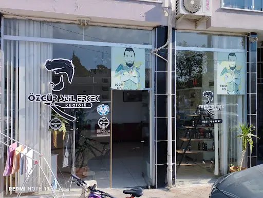 Özgür Stil Erkek Kuaförü 2
