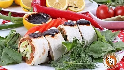 Çiğköfteci Aşık Abuzer Usta ve Ulaşlıoğlu Baklavaları 4