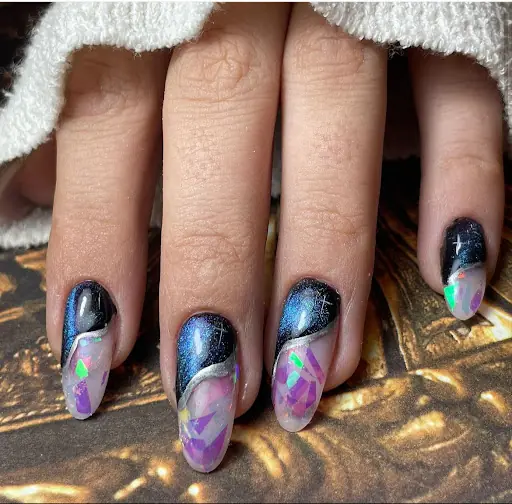 Icon Nail Beauty Studio | Kuşadası Protez Tırnak Kalıcı Oje | Nail Art | Kuşadası Pedicure | Cilt Bakımı | Shellac