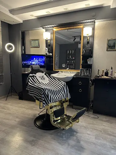 MUHSİN KARAKILIÇ VİP ERKEK BERBER SALONU