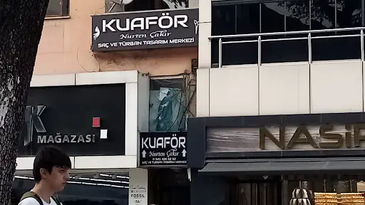 Bayan kuaforu