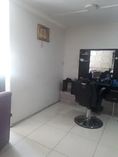 Yakamoz Erkek Kuaförü