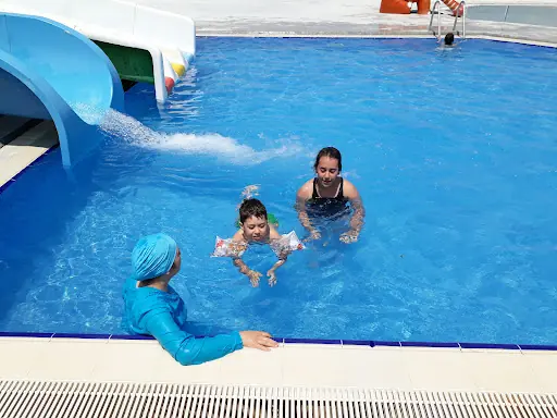 Sivaslı AquaPark Yüzme Havuzu 4