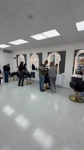 Uğur Bayan Kuaförü 4