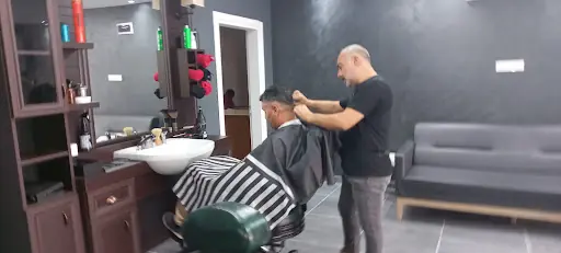 Tarık faruk Erkek Kuaforu 4
