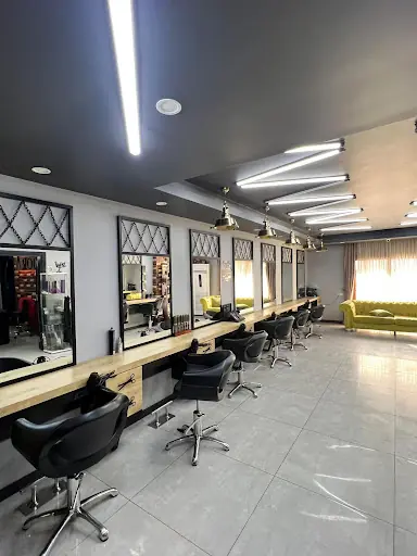 Dora Hair Palace