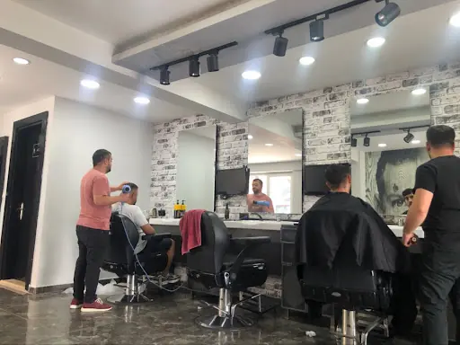 LK Güzellik Salonu • Bay & Bayan Kuaförü 4
