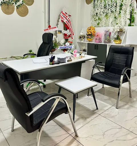 FLORA GÜZELLİK MERKEZİ