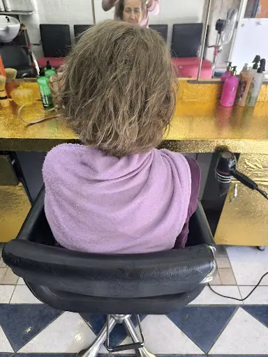 Anatolia Bayan Kuaförü Güzellik Salonu 3