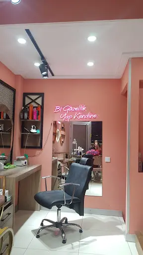 Günel Güzellik Salonu – Tırnak / Nail Studio, İstanbul (4. fotoğraf)