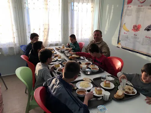 Pazaryolu 75. Yıl Yatılı İlköğretim Bölge Okulu 4