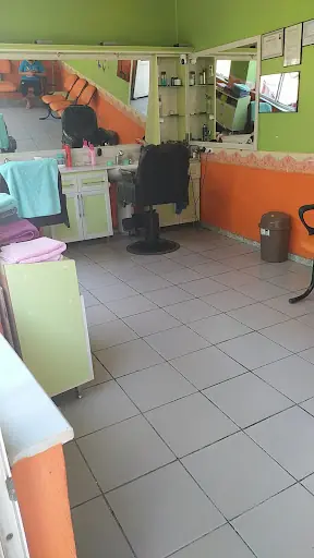 Riva kuaför salonu
