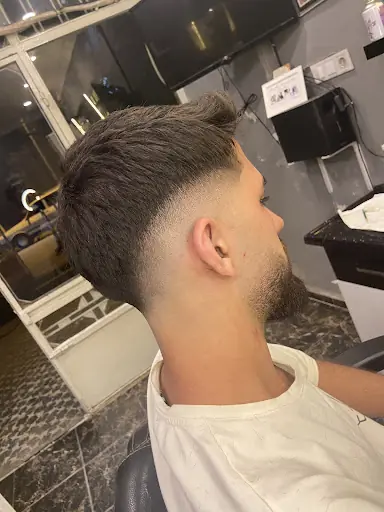 Saloon ezel 4