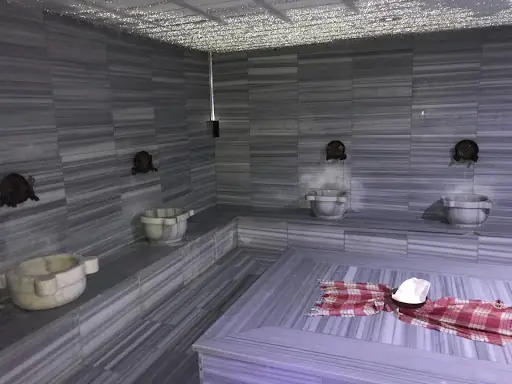Nayi Spa