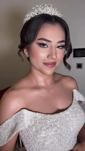 Glow House Hair & Make Up Studio 3