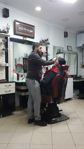 ÜNLÜ ERKEK KUAFÖRÜ 2