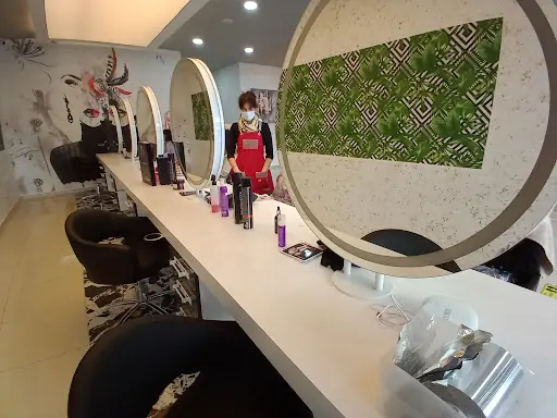 Vioella Saç Tasarım ve Güzellik Merkezi 4
