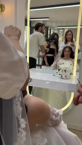 Bahar Yazıcıer Hair & Make-up Studio 3