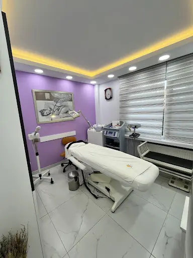 Dr.Adnan Gürcan - Medikal Estetik Kliniği 4