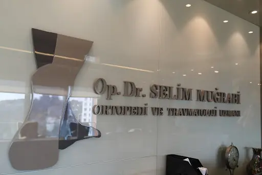 Op. Dr. Selim Muğrabi – Diğer (Güzellik), İstanbul (3. fotoğraf)