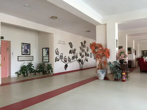 Selami Vardar Yaşlılar Köşkü