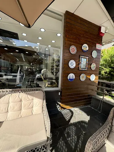 MELİSA TOPALOĞLU NAİL & BEAUTY CENTER