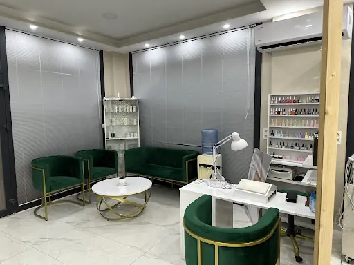 Zümrüt Uyan Beauty Center 3