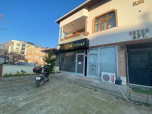 Saloon Yağmur