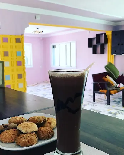 CADDE CAFE & RESTORANT 4