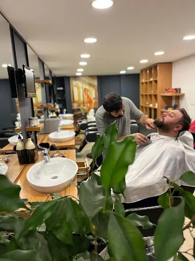 Keyfi Traş Erkek Kuaförü Kısıklı - Üsküdar