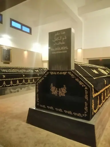 Hz. Zülkifl Türbesi 2