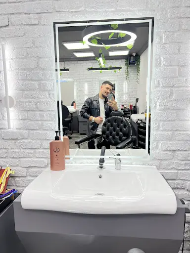OĞUZ KINALI HAIR ARTIST ( ERKEK KUAFÖRÜ) 2