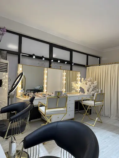 HK Makeup Studio