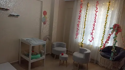 SAMANDAĞ NEŞELİ AYAKLAR BABY SPA VE EBEVEYN MERKEZİ
