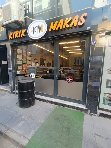 Kırık Makas Erkek Kuaförü