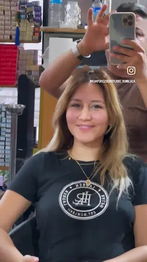 Özgürkara_hairmakeupstudio 3