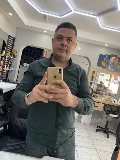 Saloon Emre Erkek Kuaförü 4
