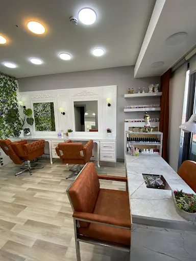 Buse TEKKUŞ Kuaför Hair & Make Up 2